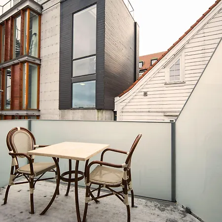 Again Nygata 1 Aparthotel 4*